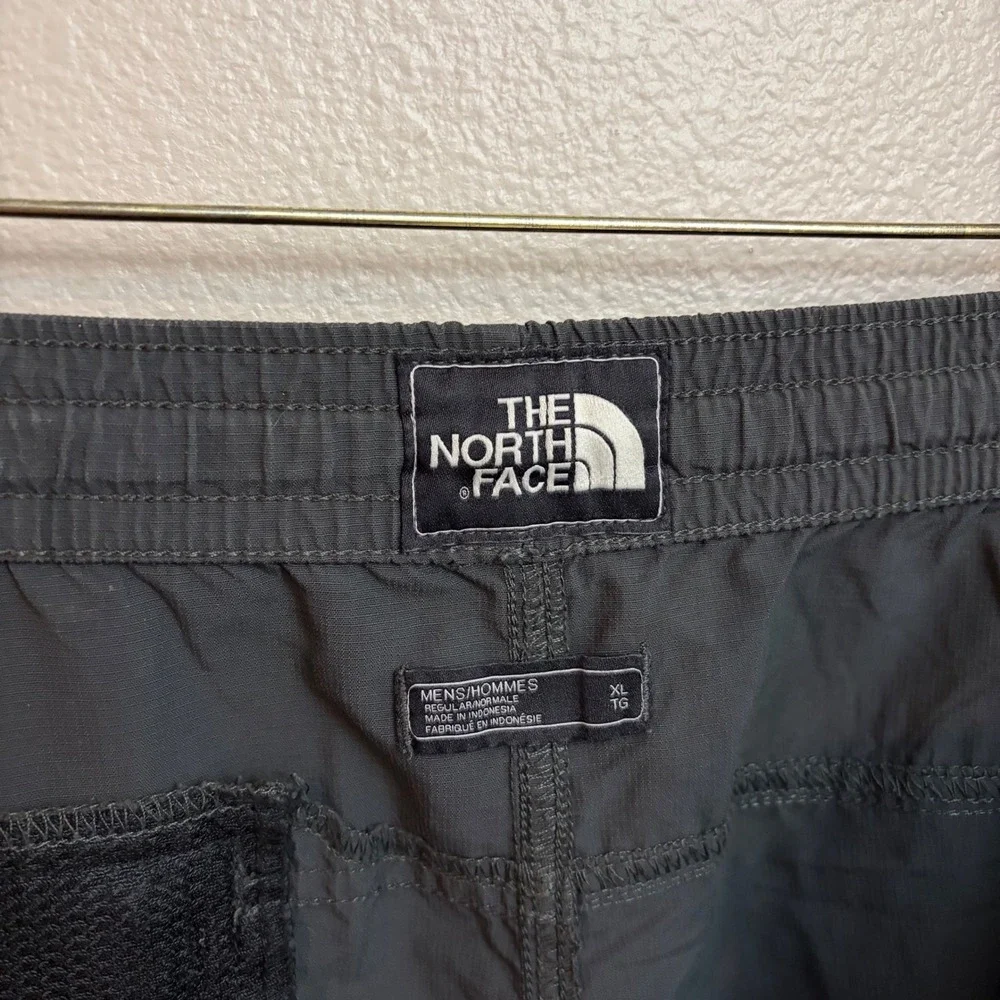 The North Face Shorts XL Gray Pull On Hiking Outdoor Casual NF0A3FZF